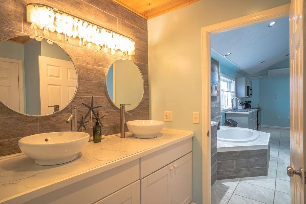Elegant Jacuzzi Suite Hancock Zewnętrze zdjęcie