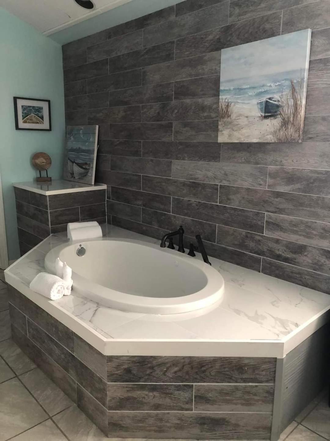 Elegant Jacuzzi Suite Hancock Zewnętrze zdjęcie